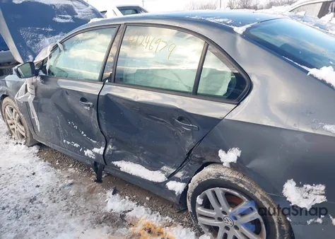 2018 Volkswagen Jetta 1.4T S from USA, damaged, VIN 3VW2B7AJ0JM227090